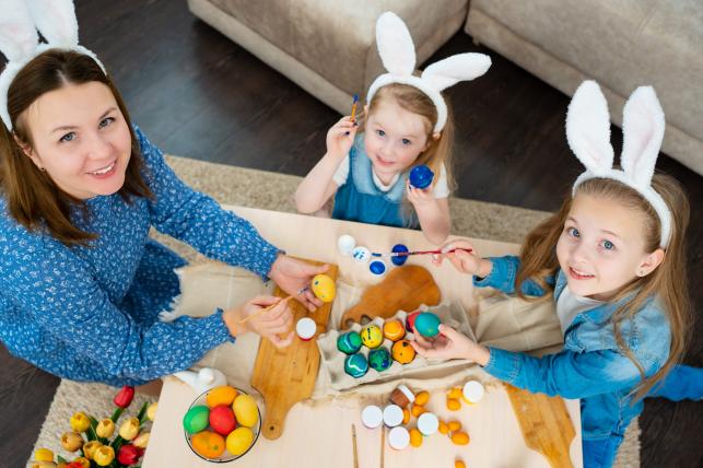 Húsvét gyerekkel Fotó: 123rf.com - PROAKTIVdirekt Életmód magazin és hírek - proaktivdirekt.com
