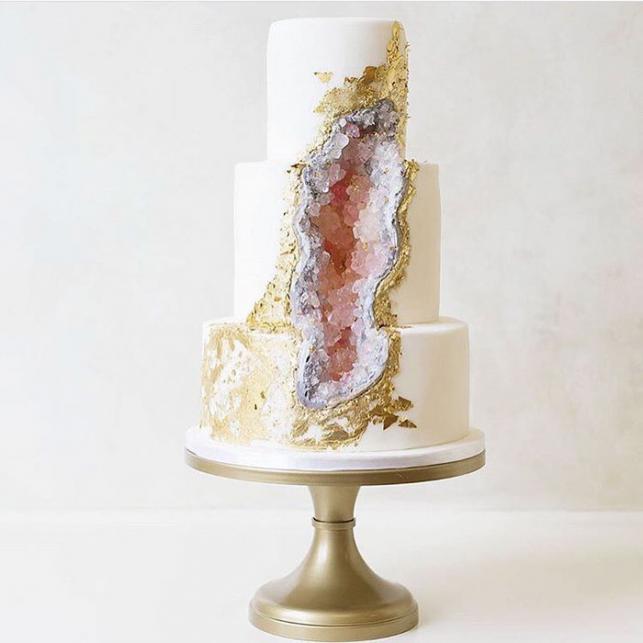 Kristály esküvői torta | Fotó via boredpanda.com