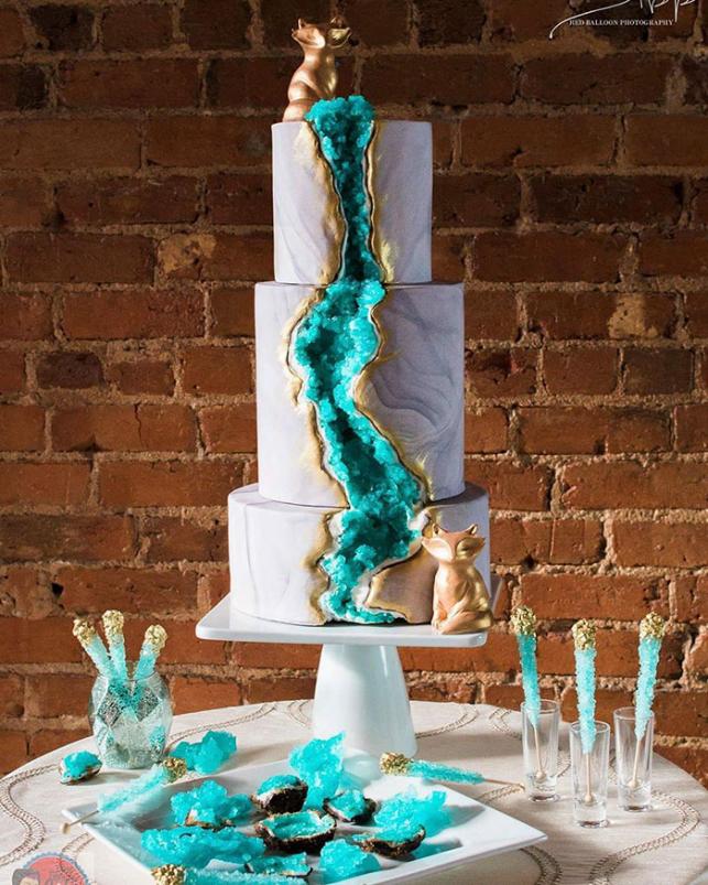 Kristály esküvői torta | Fotó via boredpanda.com