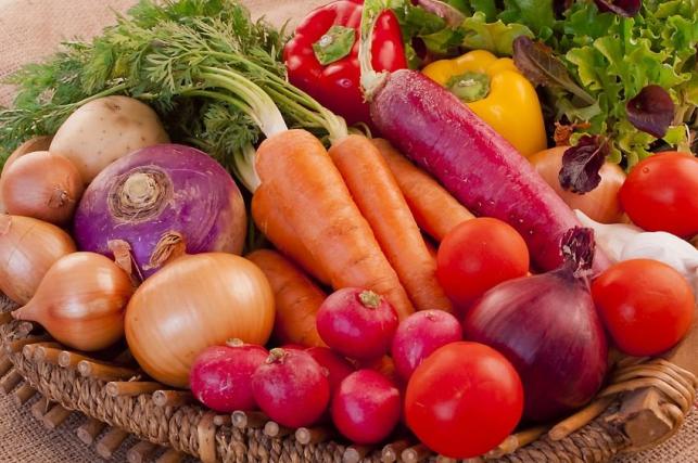zöldségek és gyümölcsök felállítása