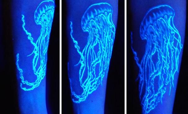 UV tetoválás | Fotó via boredpanda.com