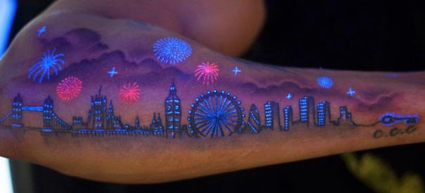 UV tetoválás | Fotó via boredpanda.com