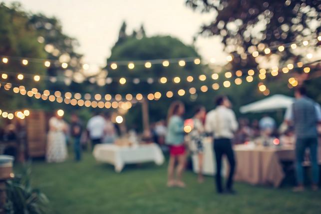 Kerti party Fotó: 123rf.hu - PROAKTIVdirekt Életmód magazin és hírek - proaktivdirekt.com