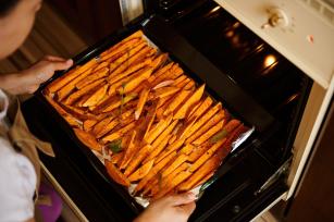 Édesburgonya sütőben Fotó:123rf.com - PROAKTIVdirekt Életmód magazin és hírek - proaktivdirekt.com