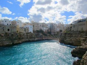 Polignano a mare Pugliában Fotó:123rf.com - PROAKTIVdirekt Életmód magazin és hírek - proaktivdirekt.com