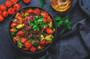 Quinoa saláta Fotó:123rf.com - PROAKTIVdirekt Életmód magazin és hírek - proaktivdirekt.com