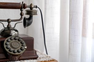 Régi telefonkészülék Fotó:123rf.com - PROAKTIVdirekt Életmód magazin és hírek - proaktivdirekt.com